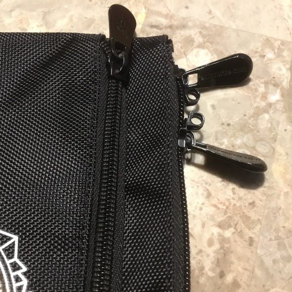 FBI (Cosmetics/Multi)CHUM BAG NICE! (MIP) Nylon 2 Pockets Top/ Side (Unisex) - Picture 3 of 4